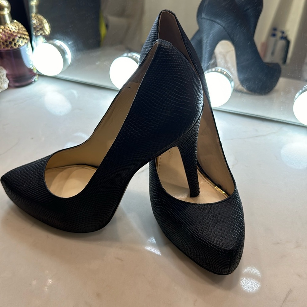 8M Jessica Simpson Parisah Black